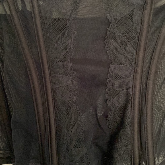 Very sexy La Senza lace & Mesh bra top corset - Picture 3 of 4